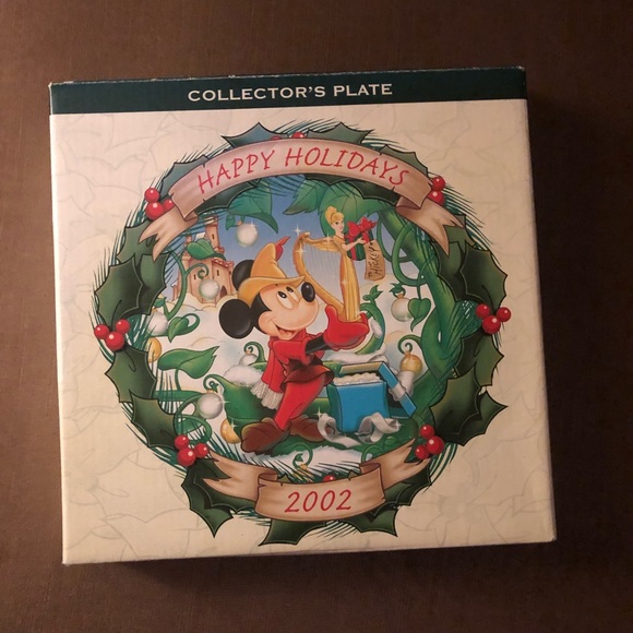Disney 2002 Collector’s Plate- 445 $30 or $25 w/offer - Picture 2 of 4